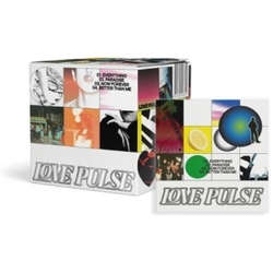 Treasure Love Pulse - Teume Version - incl. 168pg Photobook, 10 Square Polaroids, 20 Selfie Photocards, Square Sticker PHOTOBOOK PHOTOCARD STICKER CD