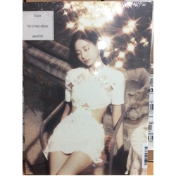Tzuyu (Twice) AbouTZU [Fly Ver.] CD