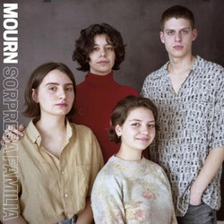 Mourn (6) Sorpresa Familia