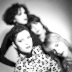 AKT Frauen-Feuer Vinyl LP