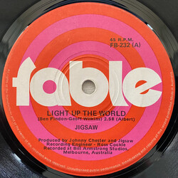 Jigsaw (17) Light Up The World USED VINYL 7INCH 45 RPM