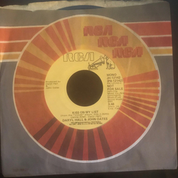 Daryl Hall & John Oates Kiss On My List Vinyl 7" USED