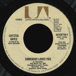 Crystal Gayle Somebody Loves You / Coming Closer USED VINYL 7INCH 45 RPM
