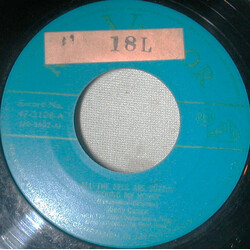 Mindy Carson / Three Beaus & A Peep All The Bees Are Buzzin' 'Round My Honey USED VINYL 7INCH 45 RPM