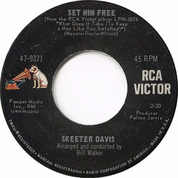 Skeeter Davis Set Him Free / Is It Worth It To You USED VINYL 7INCH 45 RPM