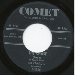 The Camelots (2) The Chase Vinyl 7" USED