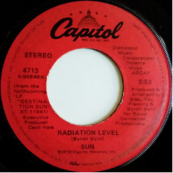 Sun (7) Radiation Level Vinyl 7" USED